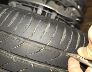 R14 185/70 Nanoenerge 3 Toyo 70 პროცენტი, ჩამოყვა იაპონურ მანქანას ფასულ წელს, ერთი სეონია მხოლოდ გამოყენებული ფასი 300 ლარი. ლოკაცია ბათუმი.