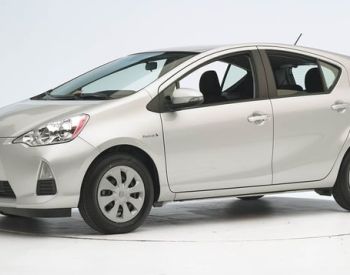 იშლება TOYOTA PRIUS C