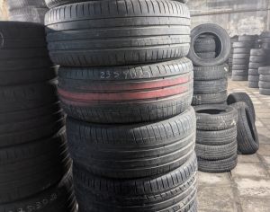 R20  235/40 ზაფხული  120 ლარი ცალი