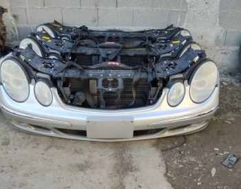 მერსედესი E211 CLS
