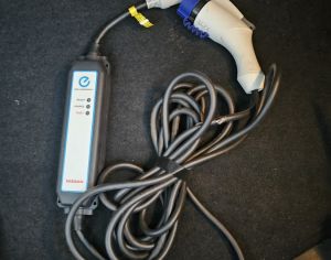 Nissan Leaf დამტენი