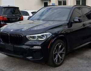 იშლება BMW X5