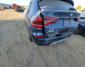 იშლება bmw x3 g01