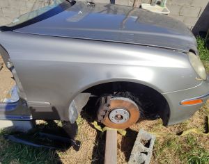MERCEDES-BENZ E 50 / E 200 / E 220 / E 270 - 1