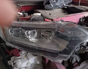 იყიდება Mitsubishi Outlander XL 3.0-ის ფარი