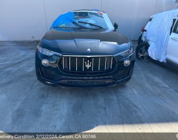 იშლება Maserati Levante