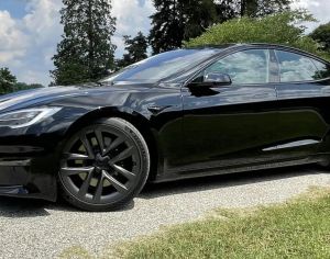 Tesla model S plaid