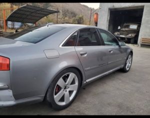 იშლება Audi A8 2005 4.2