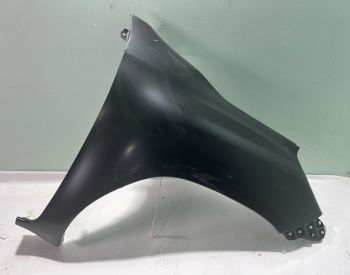 Toyota Hilux ფრთა