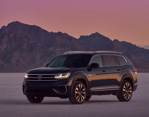 VOLKSWAGEN ATLAS CROSS 2020-2025  წინა საქარე მინა სენსორით და კამერით