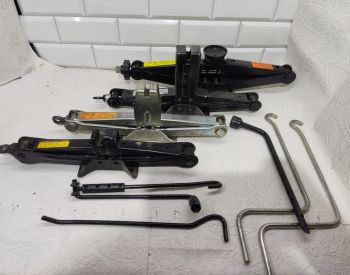 დომკრატი, დანგრატი