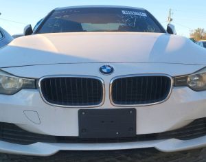 BMW 3 SERIES გვაქ რამოდენიმე მოდელი.