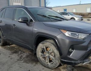 იშლება Toyota Rav4 ბათუმში 557 35 55 63