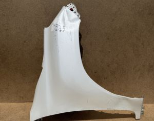 Toyota hilux 2016-2021 მარჯვენა კრილო