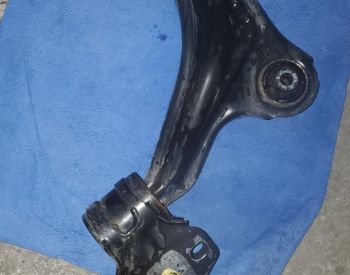 იყიდება ორიგინალი გიტარა. რკინა.