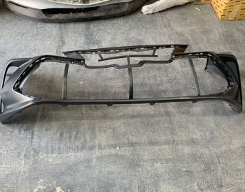 ადგილზე გვაქვს Toyota Avalon-ის წინა ბამპერი