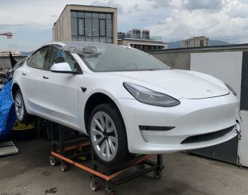 TESLA Model 3 2021 0.5