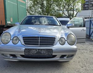 იშლება W210 მერსედესი 2.2 ცდი დიზელი 2002 წლიანი. მაქვს ბევრი ნაწილი. მანქანა ახალი ჩამოყვანილია და ვშლი იმიტო რომ 2013 წლამდე მანქანები არ ფორმდება. მაქვს იდეალური სალონი, მატორი, კაროფკა, კარებები და უამრავი სხვა რამ.