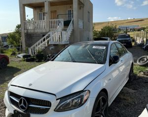 იშლება Mercedes Benz W205 C43