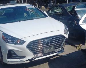იშლება hyundai sonata sporti 2018 წლიანი