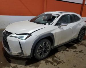 იშლება lexus ux 2020