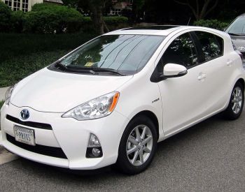 TOYOTA Aqua 2011-2018