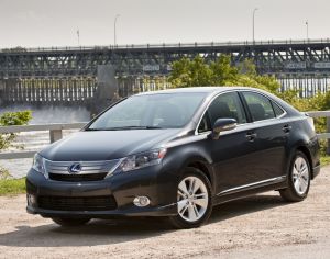იშლება lexus hs250h