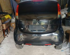 Mitsubishi i