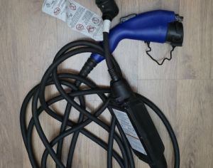 TOYOTA ორიგინალი დამტენი