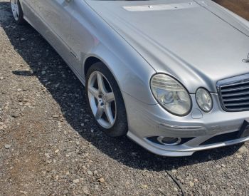 Mercedes-Benz E 320