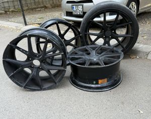 ერთი დისკია გათეხილი ჩამოყვა მანქანას არის ორიგინალები