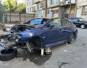 იშლება Subaru WRX