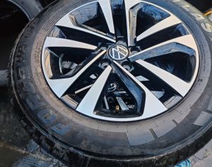 Ფოლცვაგენის ორიგინალი 17 და16 იანი დისკები ცალობაში