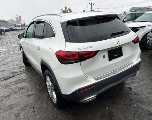 იშლება Mercedes GLA 2021 4MATIC