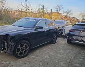 იშლება Alfa romeo [stelvio]     T599653689