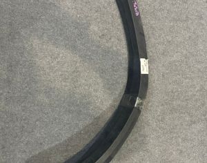 Toyota fortuner  2012-2024  წინა მარჯვნენა კრილოს მოლდინგი  ორი ცალი 200 ლარი  ორინიგანი მეორადი 100-100 ლარი