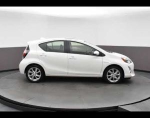 Toyota Prius C   მეორადი ორიგინალი ავტონაწილები