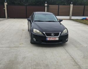 იშლება Lexus IS 250 2010
