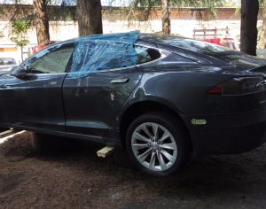 იშლება Tesla Model S რესტაილინგი
