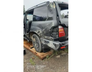 Toyota Land Cruiser 105