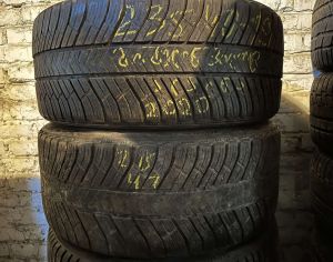 235/40 R19
