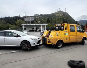 ცხვირ ამწე ევაკუატორით მომსახურება 24/7