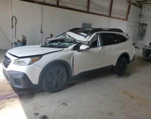 იშლება 2022 წლიანი Subaru Outback