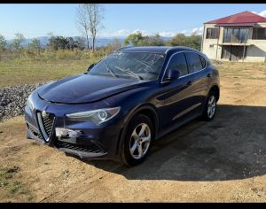 იშლება Alfa romeo ები