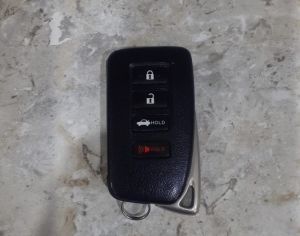 Lexys  is 350 გასაღები (პულტი)