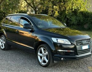 იშლება აუდი Q7  2007 წლიანი 4.2