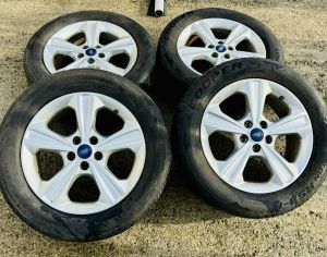 ოთხივე 700 ლარი