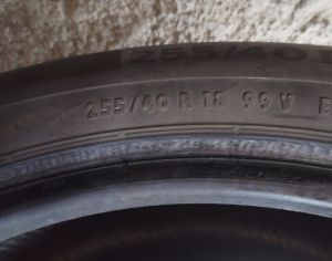 R18  225/45 ზამთარი