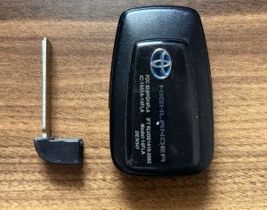 Toyota Highlander (2019-2025) ორიგინალი გასაღები (დაპროგრამების გარეშე)