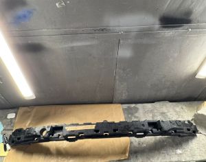 BMW 330 2018-2023 G20 წინა ბამპერის ბალკა